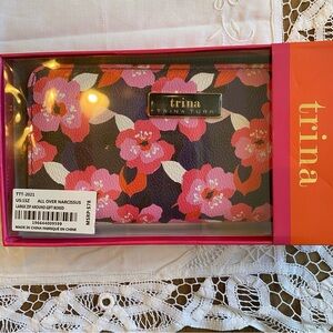 Trina Turk • Large Zip Around Wallet All Over Narcissus Floral • NWT Gift Boxed